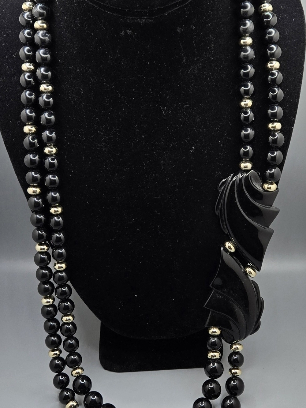 Black Beaded Necklace w/ Gold Tone Metal Decorative Focal Point 28" Long